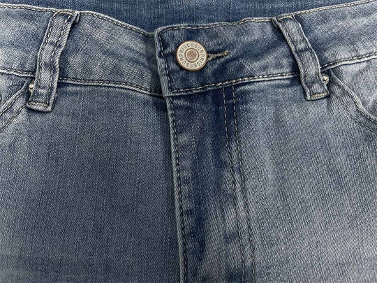 Heidi-Mode | Beinabschluss Ripped Jeans Shorts