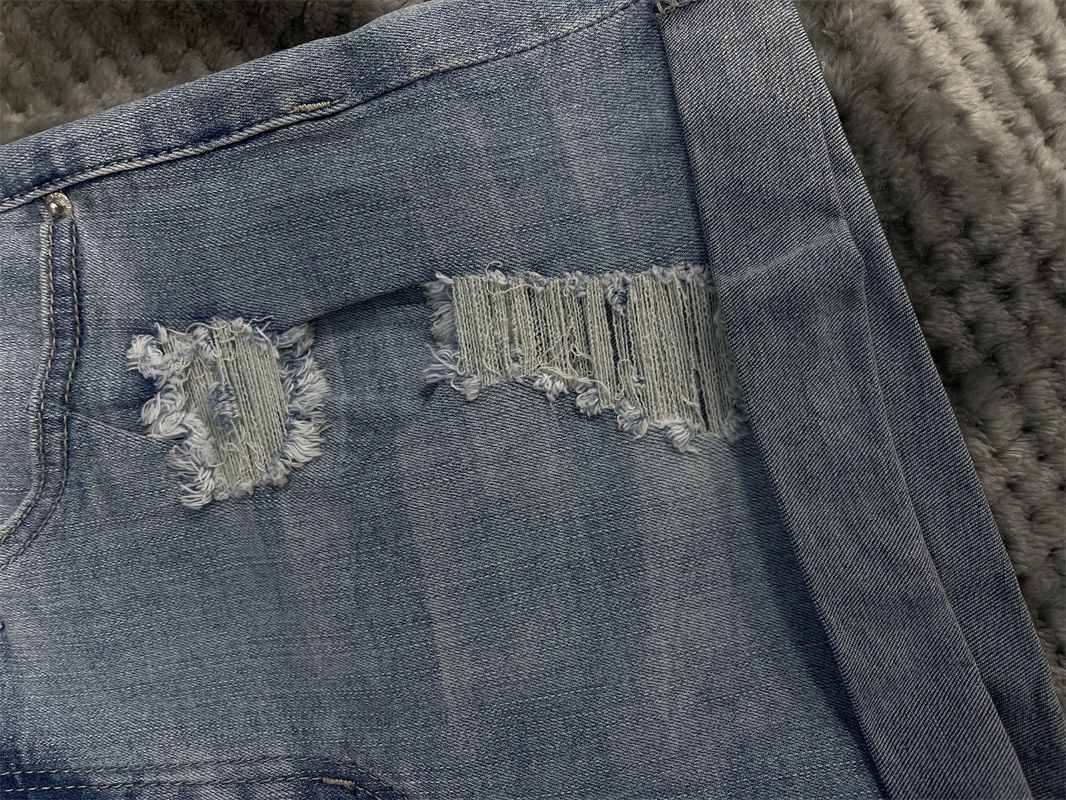 Heidi-Mode | Beinabschluss Ripped Jeans Shorts