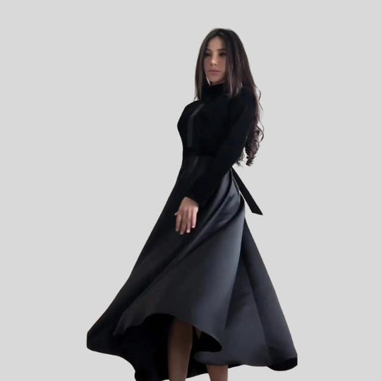 Elegantes Rollkragenkleid aus Samt mit weitem Rock
