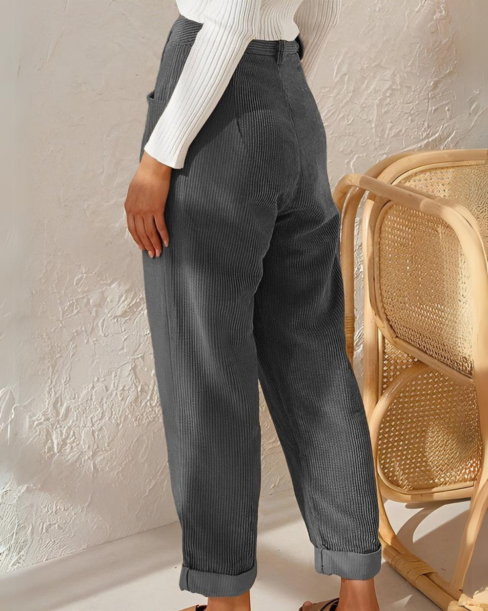 Heidi | Cordhose mit hohem Bund und Faltenwurf