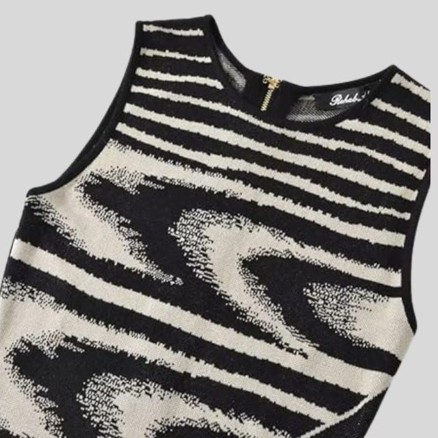 fluwelen maxi-jurk met asymmetrische halslijn