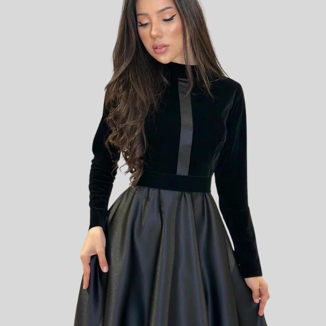 Elegantes Rollkragenkleid aus Samt mit weitem Rock