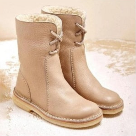 – Lederboots mit Schnürsenkeln