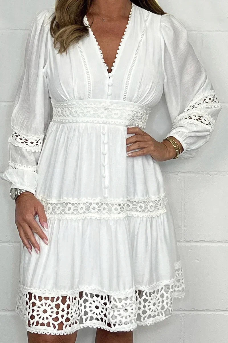 Spitzenkleid aus Baumwolle mit V-Ausschnitt