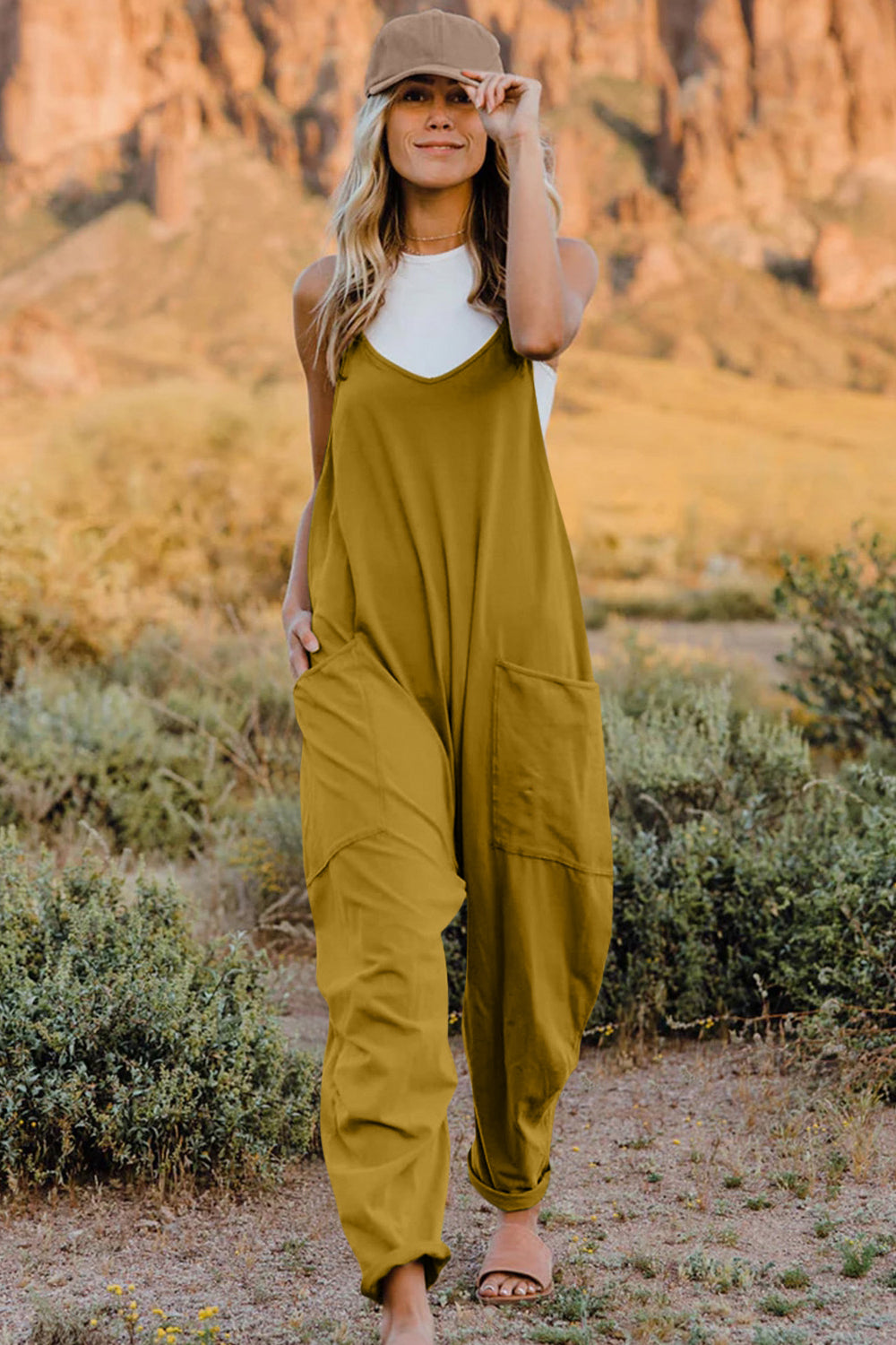 Heidi-Mode | Double Take Vollgrößen V-Ausschnitt Ärmelloses Jumpsuit mit Taschen