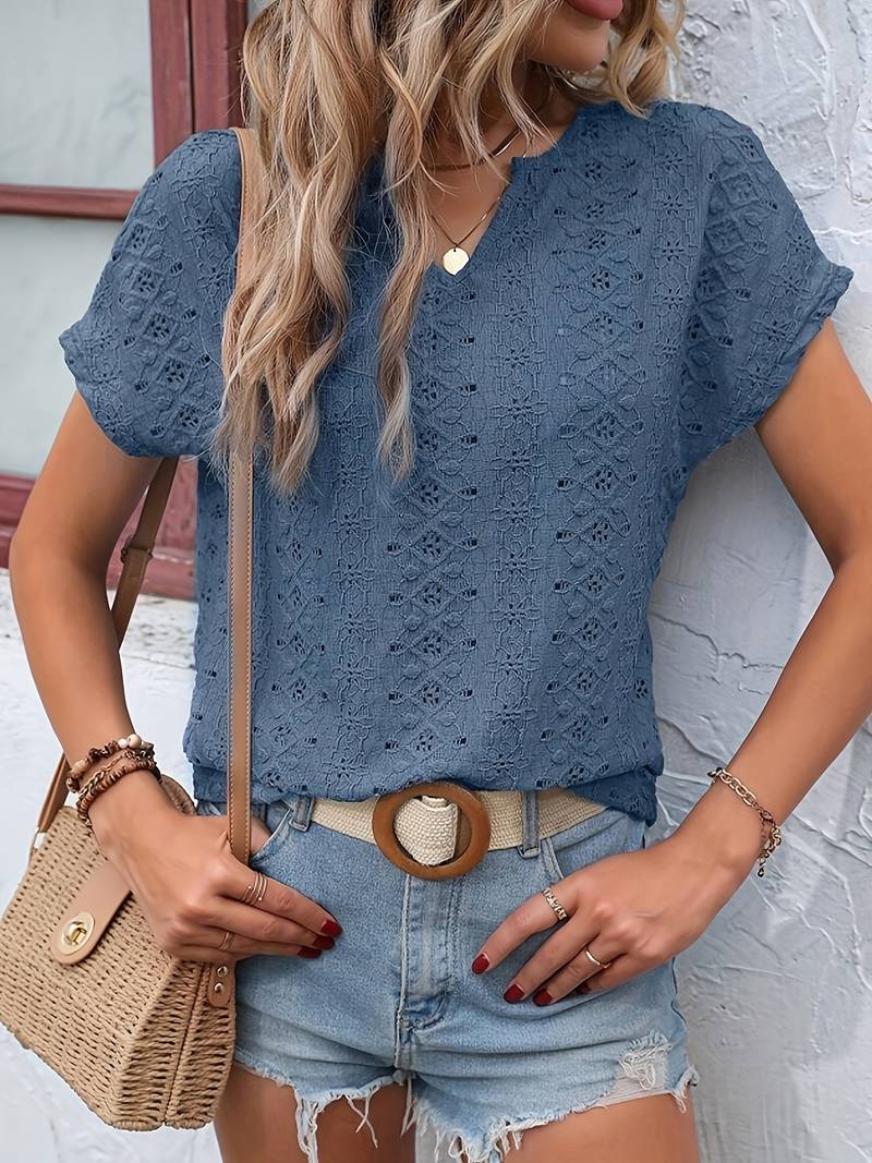 Heidi-Mode | T-Shirt mit Eingekerbtem Ausschnitt und Lochstickerei