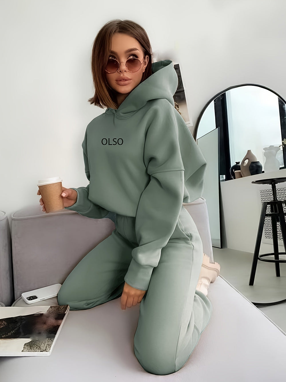 Heidi-Mode | Oslo Damensatz Zweiteiliges Satz aus Kapuzenpulli und Sweatpants für Lässigen Stil und Maximalen Komfort.