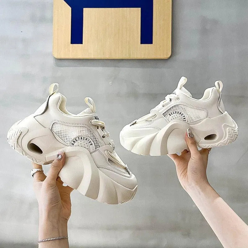 Heidi-Mode | Sneaker mit dicker Sohle