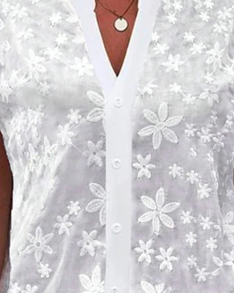 Heidi-Mode | Kurzärmlige Blumenbluse mit V-Ausschnitt