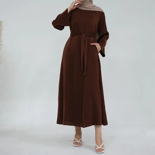 Heidi-Mode | Muslimische Frauen Einfarbige Satin Abaya Kleid mit Tasche und Gürtel