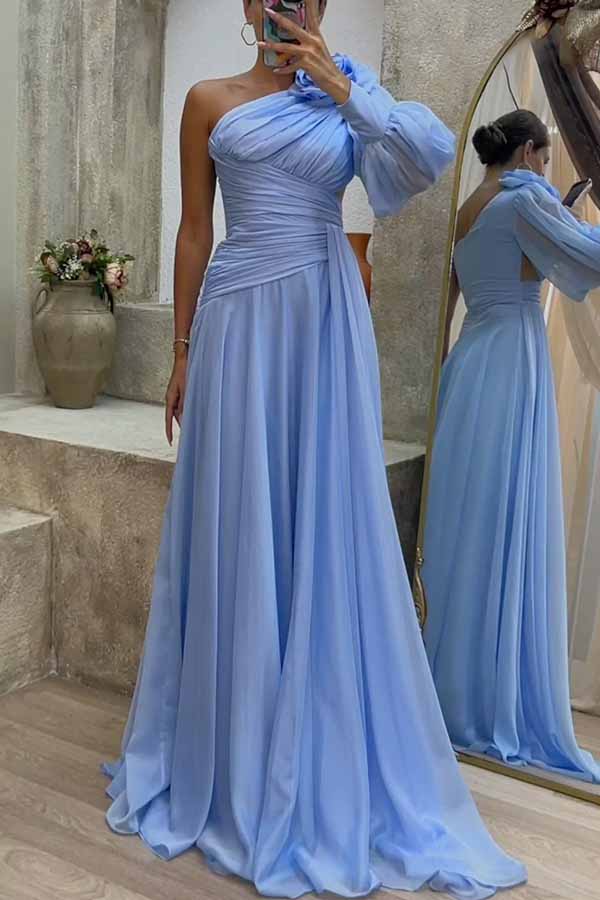 Heidi - Pleated maxi dress with one-sided sleeves