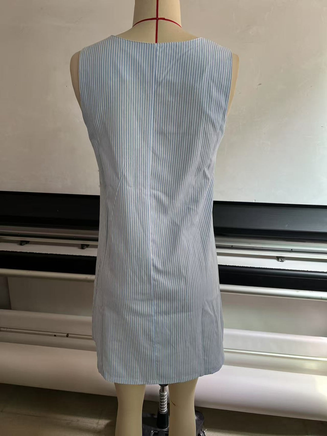 Heidi Mode | Gestreiftes Kleid mit Knopfleiste