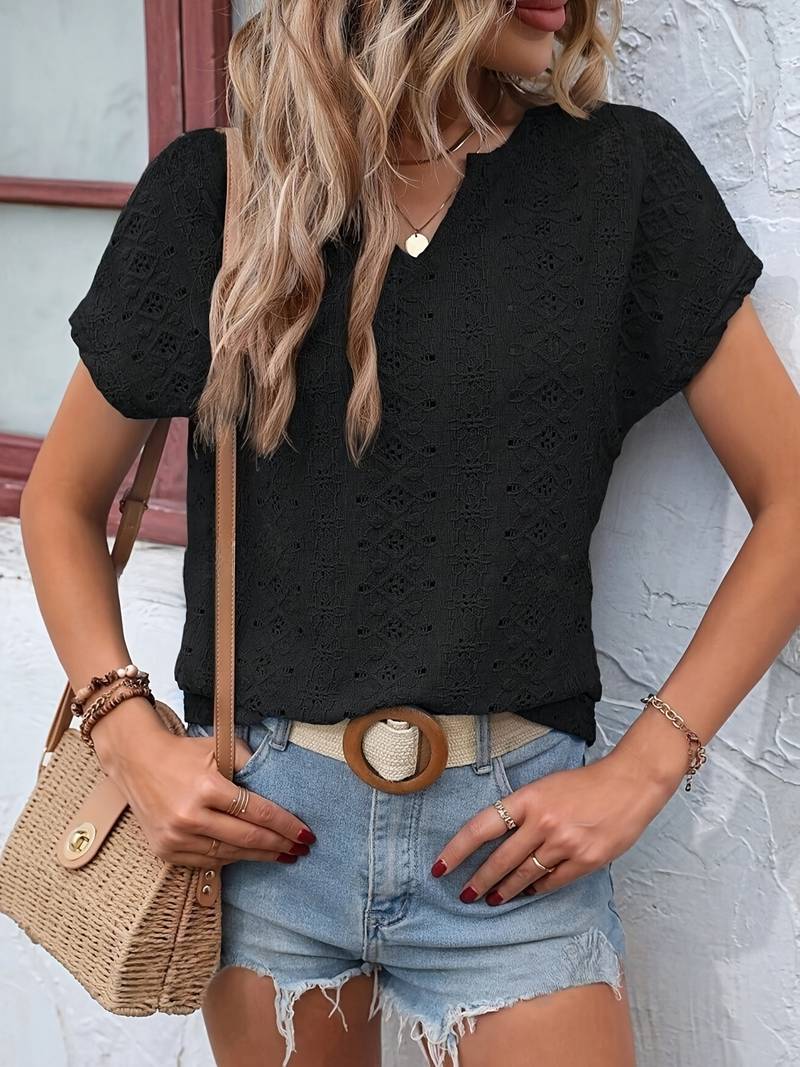 Heidi-Mode | T-Shirt mit Eingekerbtem Ausschnitt und Lochstickerei