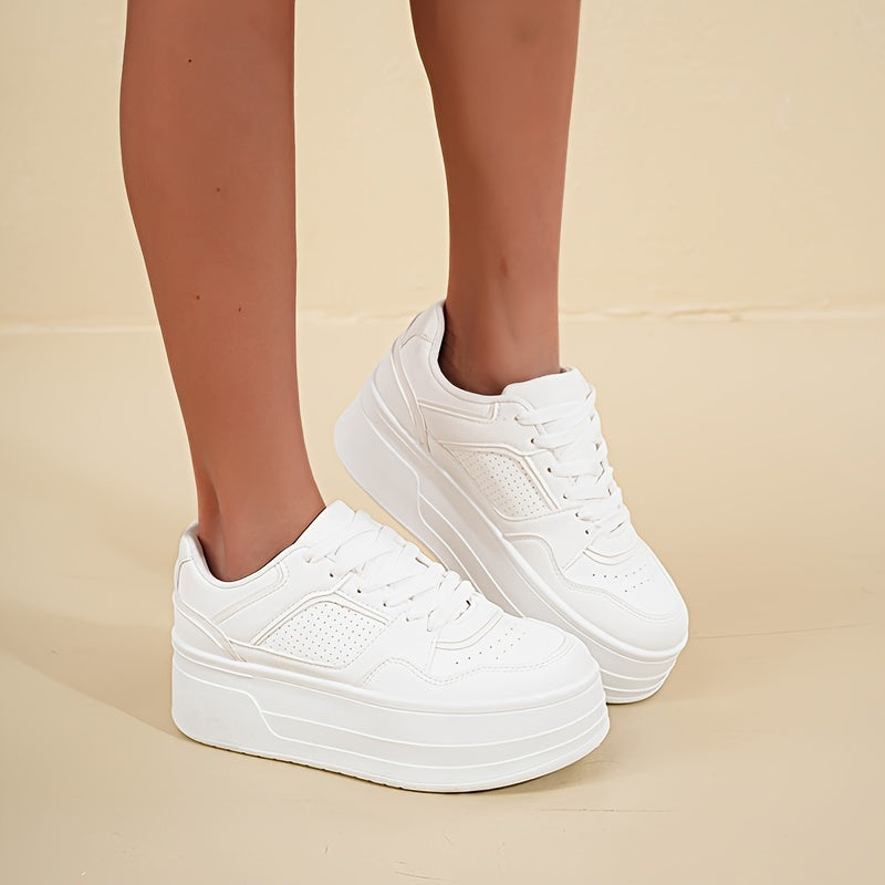 Heidi-Mode | Weiße Plateau Sneakers Trendy & Bequem