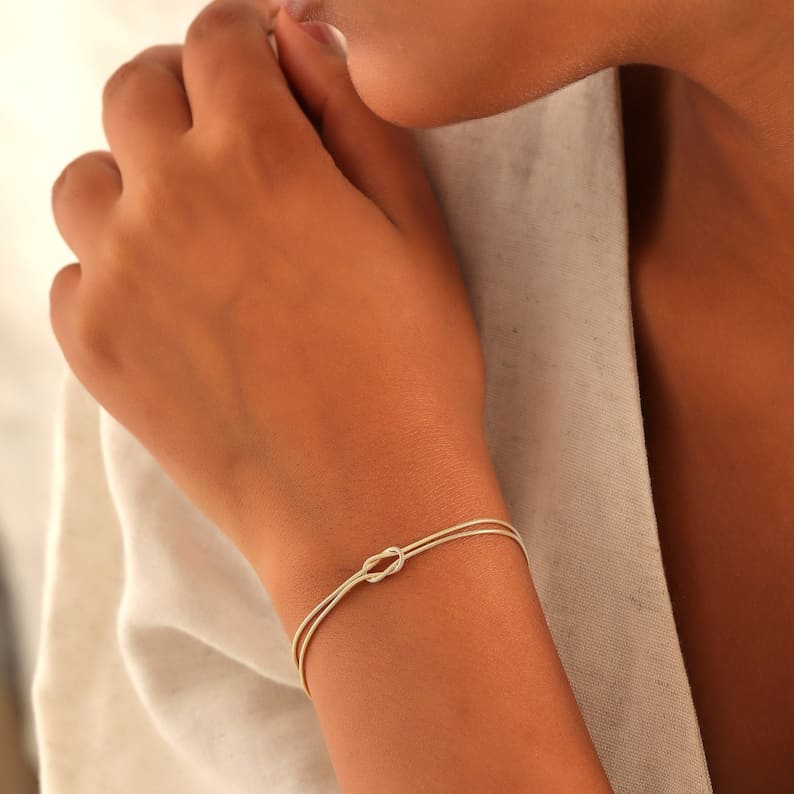 Heidi-Mode | Elegantes Liebesknoten Armband für Damen
