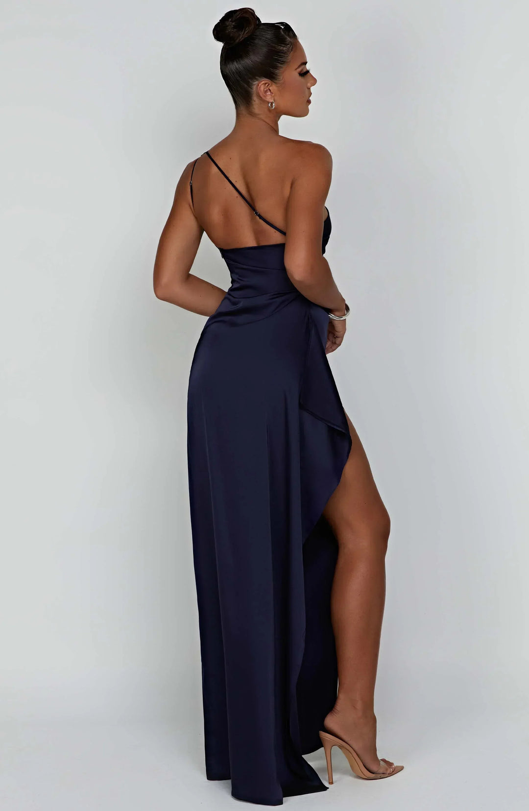 one-shoulder jurk met hoge split
