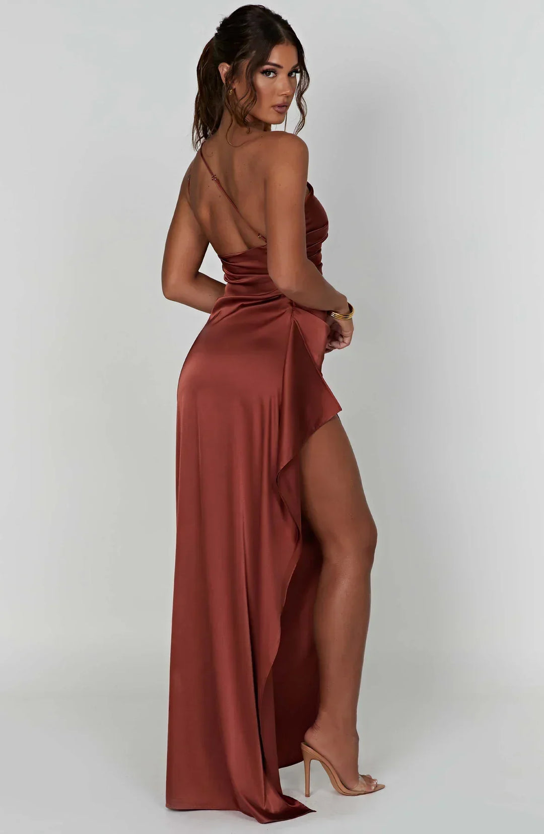 Kleid | One-Shoulder-Schlitzkleid aus Satin