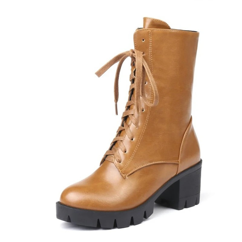 Heidi-Mode | Die Ultimativen Klobigen Stiefel für Unaufhaltsamen Stil