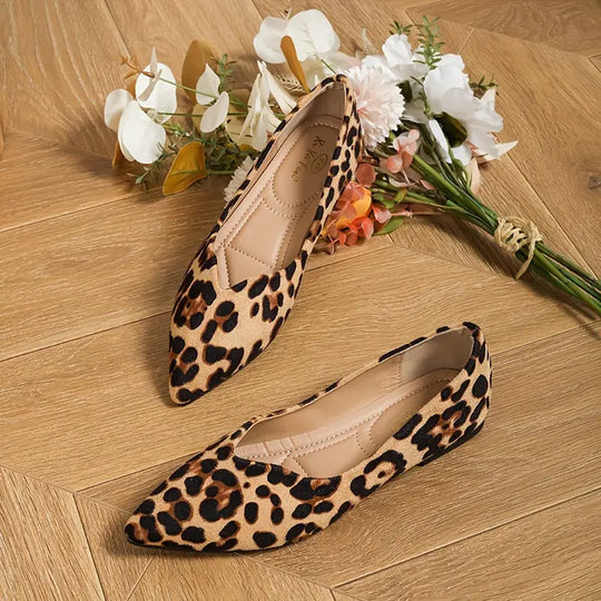 Stilvolle und leichte Ballerinas aus Spitze mit Leopardenmuster