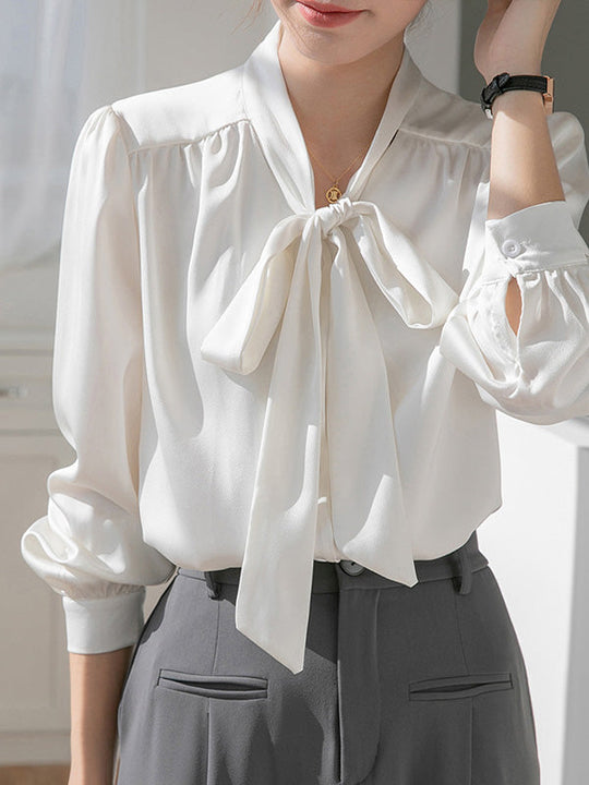Heidi-Mode | Weißes Shirt mit Langen Ärmeln und Schleife