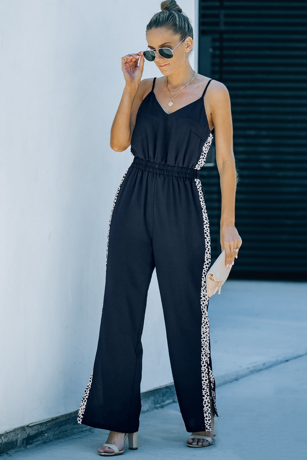 Jumpsuit mit Spaghettiträger und weitem Bein