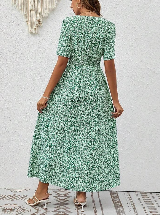 Luftiges Maxikleid mit kurzen Ärmeln und V-Ausschnitt