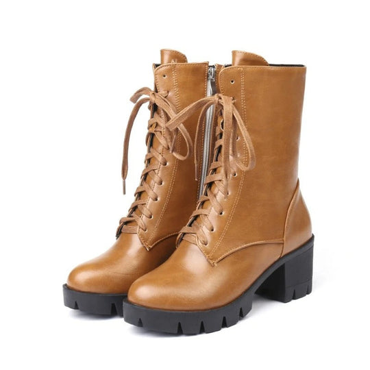 Heidi-Mode | Die Ultimativen Klobigen Stiefel für Unaufhaltsamen Stil