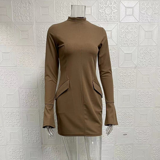 Heidi Mode | Schmal geschnittenes, langärmeliges, hüftumspielendes Kleid