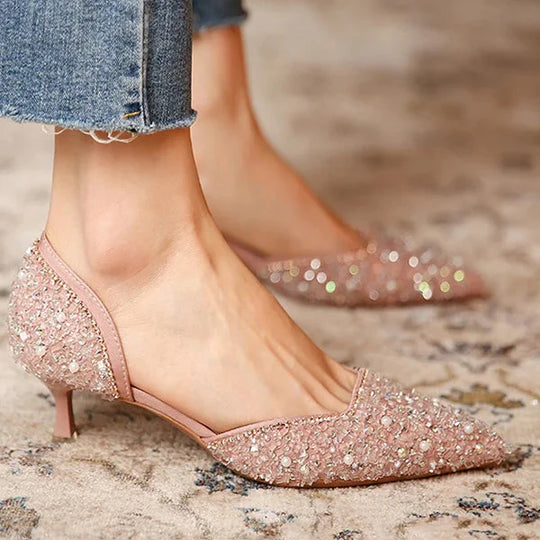 Heidi-Mode | Stilvolle Schuhe mit Spitzer Zehe und Mittlerem Absatz mit Glitzeroberfläche