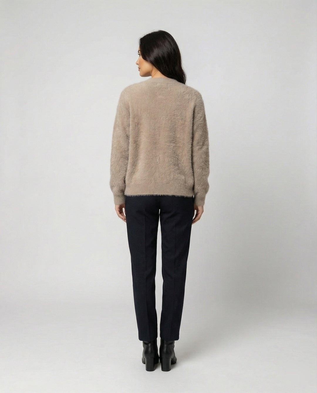 Strickjacke Damen flauschig mit großen Knöpfen und V-Ausschnitt