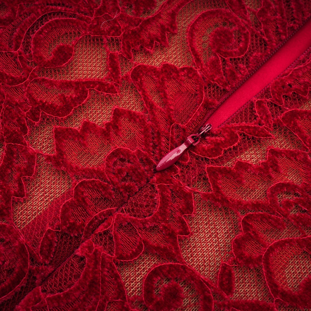 Heidi-Mode | Rote Verzierte Midi Kleid (mit Handschuhen)