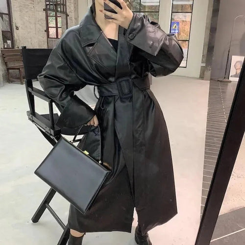 Heidi-Mode | Schwarzer Oversized Leder-Trenchcoat für Damen
