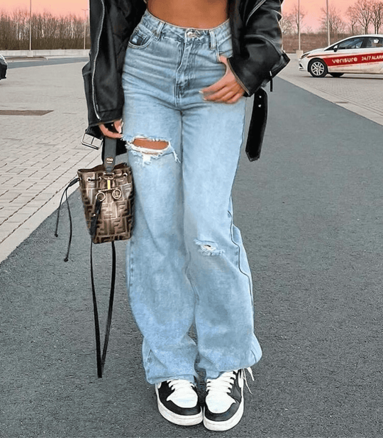 Baggy-Jeans in Blau mit Rissen