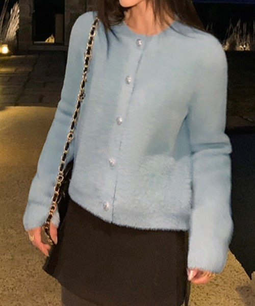 – Gestrickte Strickjacke mit Knopfleiste