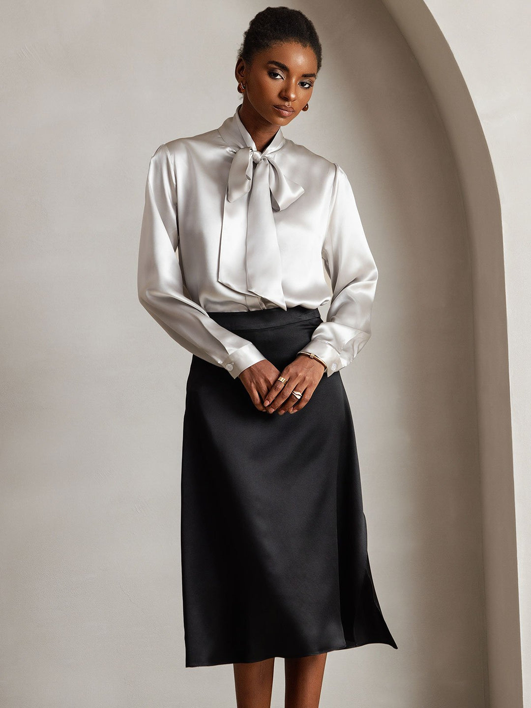Heidi-Mode | Damen Elegante Seidenbluse mit Schlipskragen und Langen Ärmeln