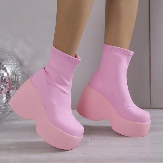Heidi-Mode | Chelsea boot with elastic wedge heel made of leather