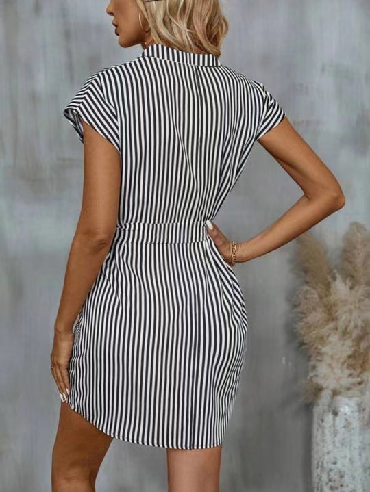 Heidi Mode | Ärmelloses gestreiftes Kleid mit Schnürsenkeln