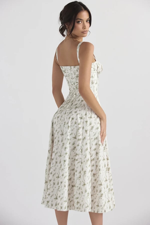 Modisches trägerloses Kleid für Damen – elegant und schmeichelhaft