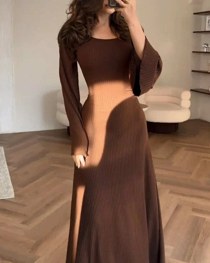 Kleid mit langen Ärmeln - Elaiza