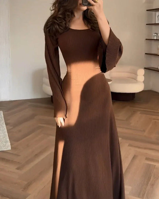 Kleid mit langen Ärmeln - Elaiza