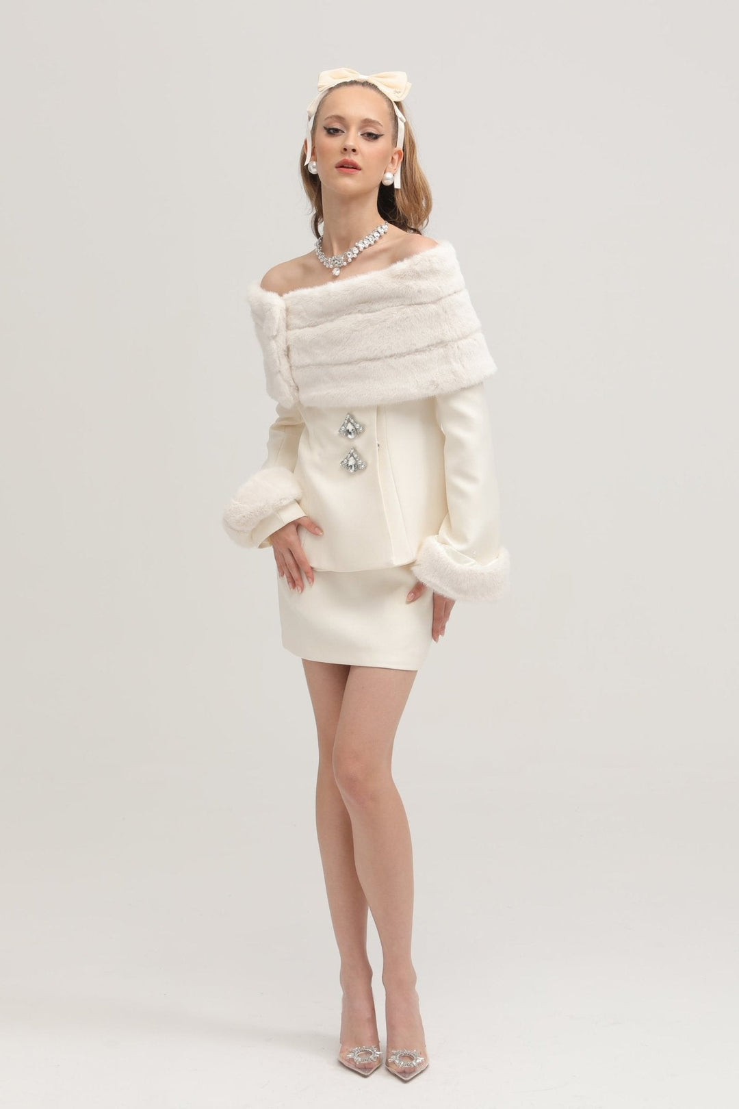 Heidi-Mode | Weiße Faux Fur Jacke & Rock Passendes Set