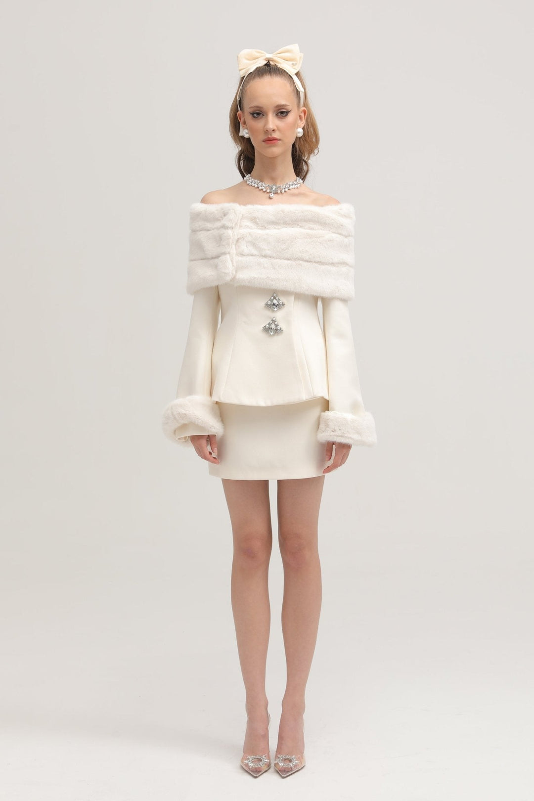 Heidi-Mode | Weiße Faux Fur Jacke & Rock Passendes Set