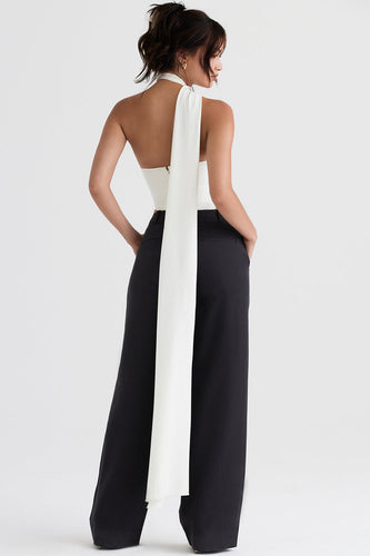 Heidi-Mode | Ivory Satin Bodysuit mit Rundhalsausschnitt und Grauen Lockeren Hosen