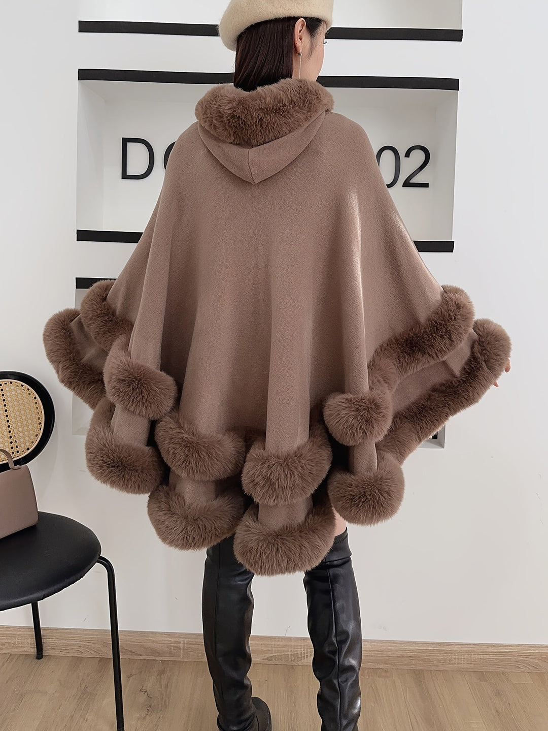 Heidi-Mode | Oversized Furry Cape Jacke für Frauen