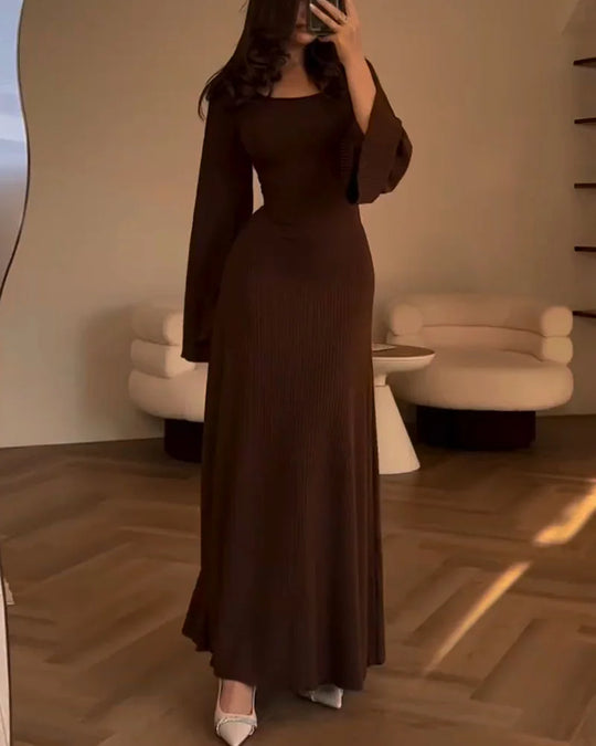 Kleid mit langen Ärmeln - Elaiza