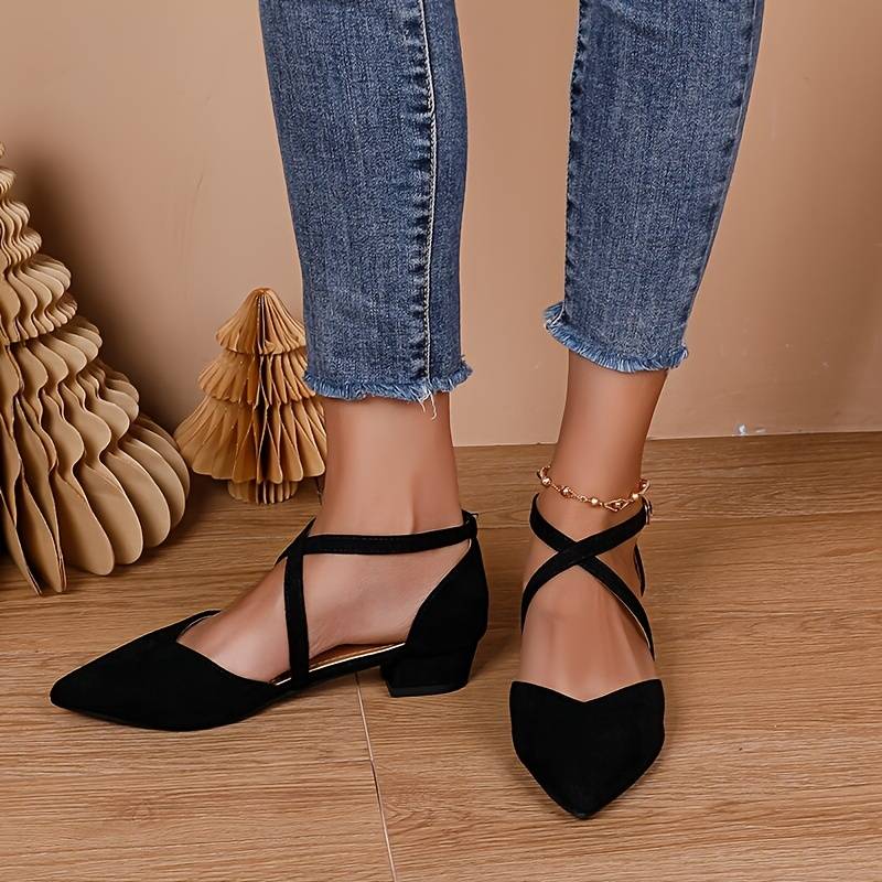 Heidi-Mode | Modische Flache Sandalen mit Spitzer Spitze