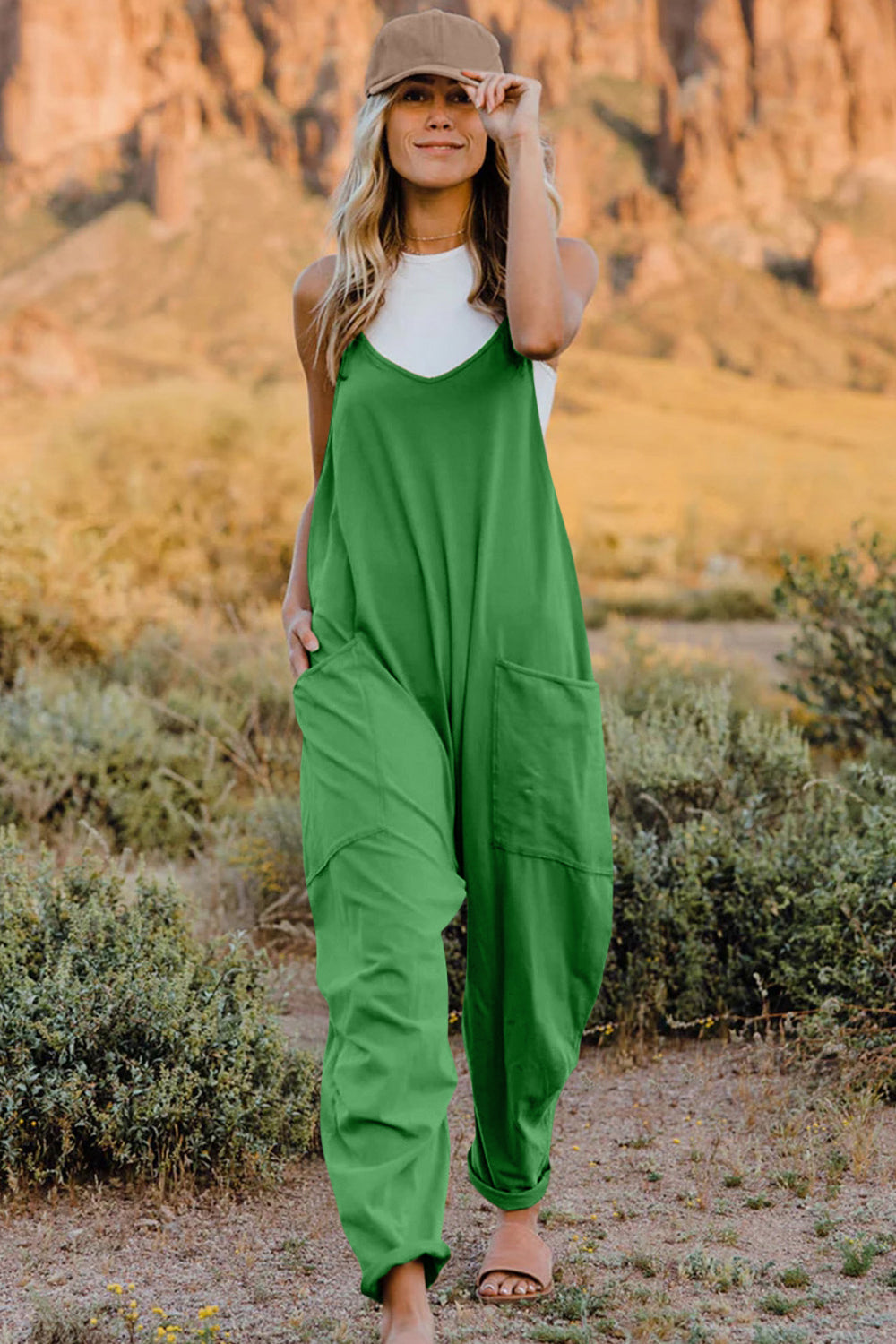 Heidi-Mode | Double Take Vollgrößen V-Ausschnitt Ärmelloses Jumpsuit mit Taschen