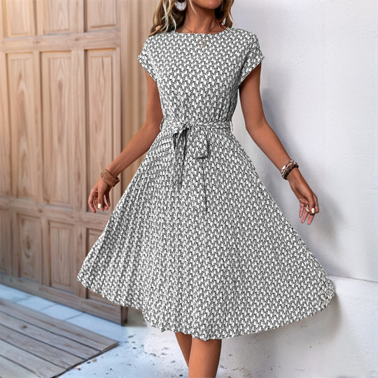 Heidi Mode | Plissee-Kleid mit geometrischem Print