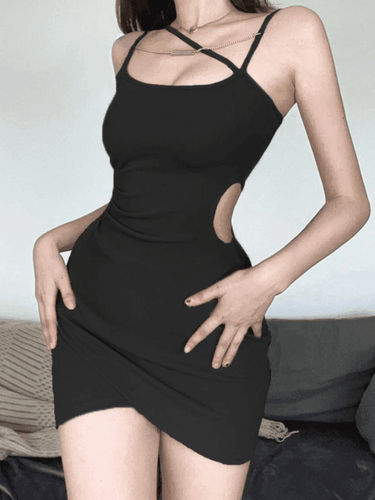Heidi-Mode | Kettenverzierte Crossover Cutout Mini Kleid