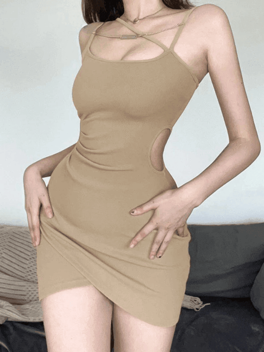 Heidi-Mode | Kettenverzierte Crossover Cutout Mini Kleid